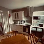 Beautiful House In Town 펜션
