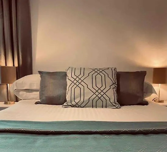 Beautiful House In Town * 킬라니