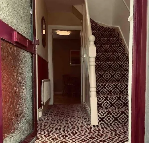 Beautiful House In Town 펜션 킬라니