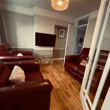 Сasa de vacaciones Beautiful House In Town *